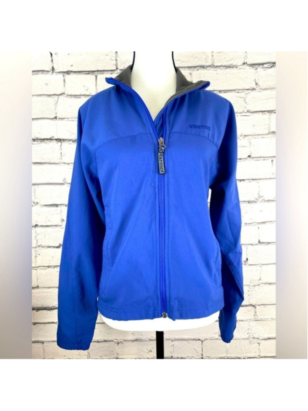 Women’s Marmot Jacket size Medium Blue Zip Up Windbreaker Rain Jacket